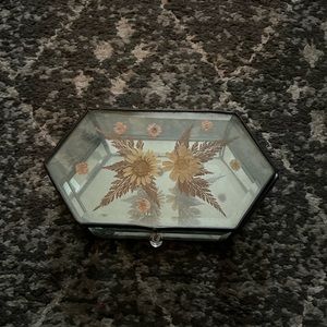 Mirrored flower trinket/jewelry box